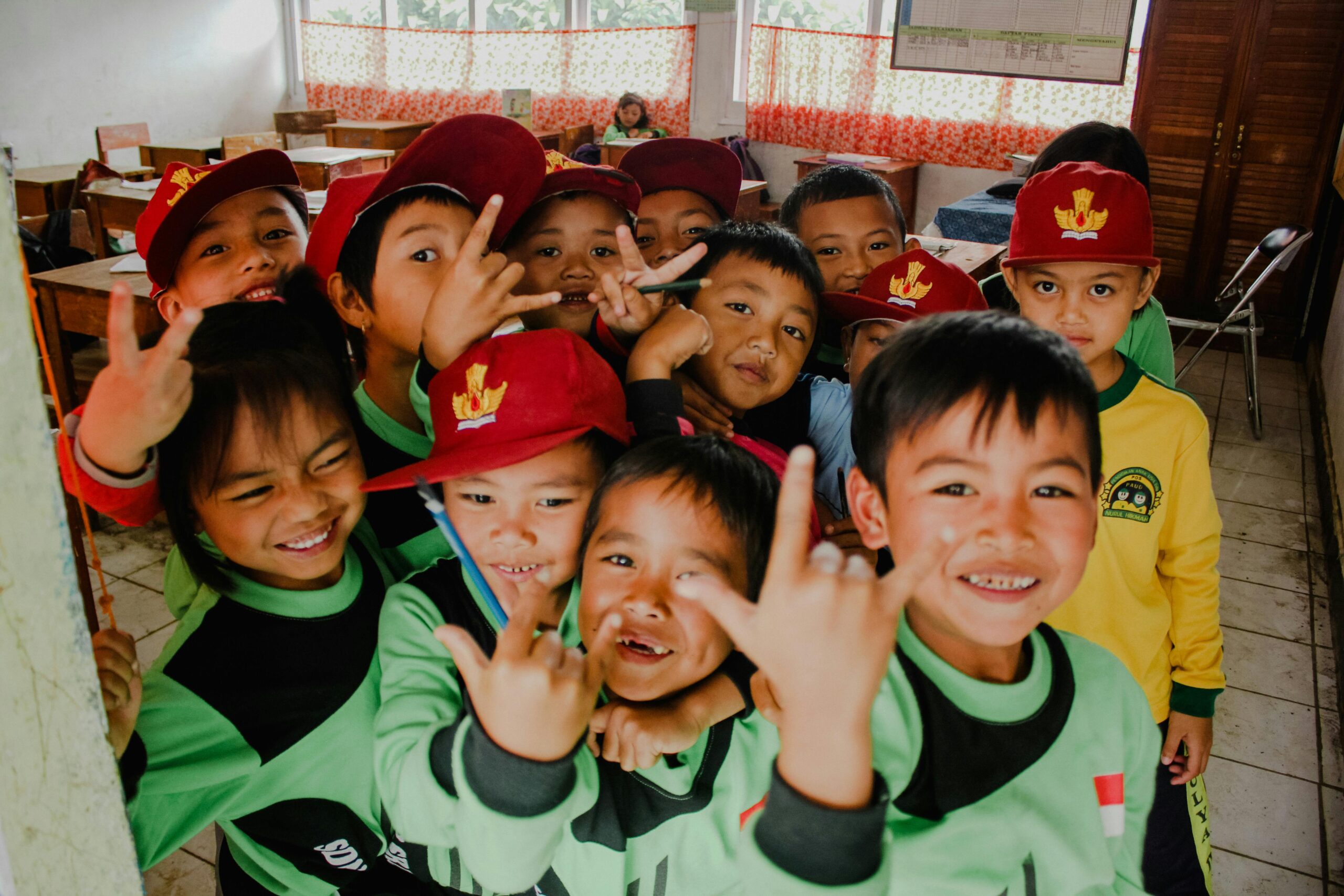 How Podcasts Are Helping Indonesian Students Master English Listening Skills